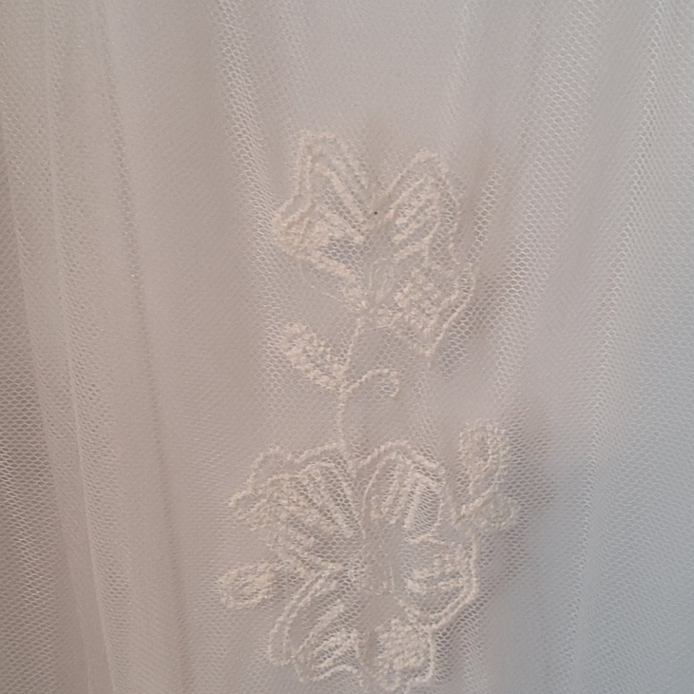 Dress - Picture 4 of 4
